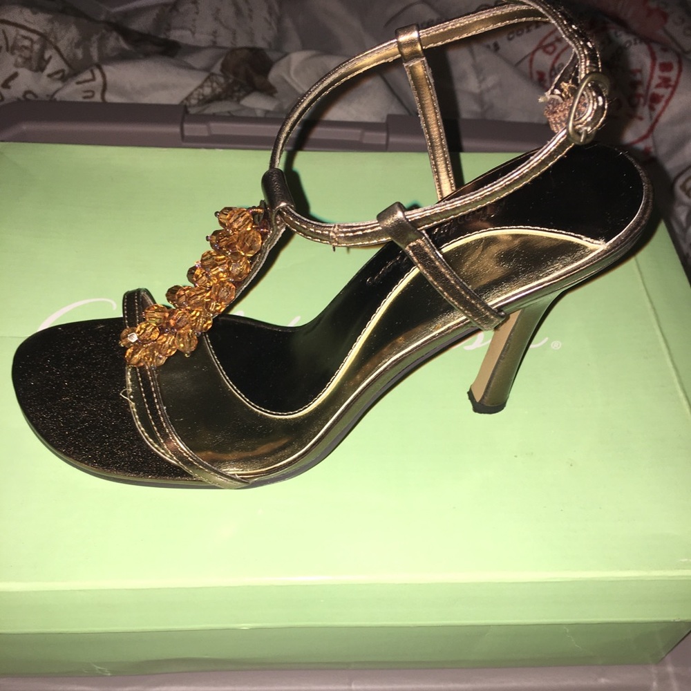 Heel - Picture 3 of 4